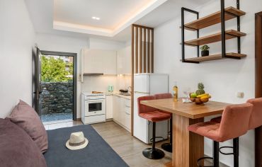LENTAS ROOMS APARTMENTS
